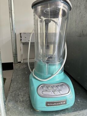 Kitchen Aid Teal Blender EUC Greenish Blender with Grey Hardware I got a Vitamix